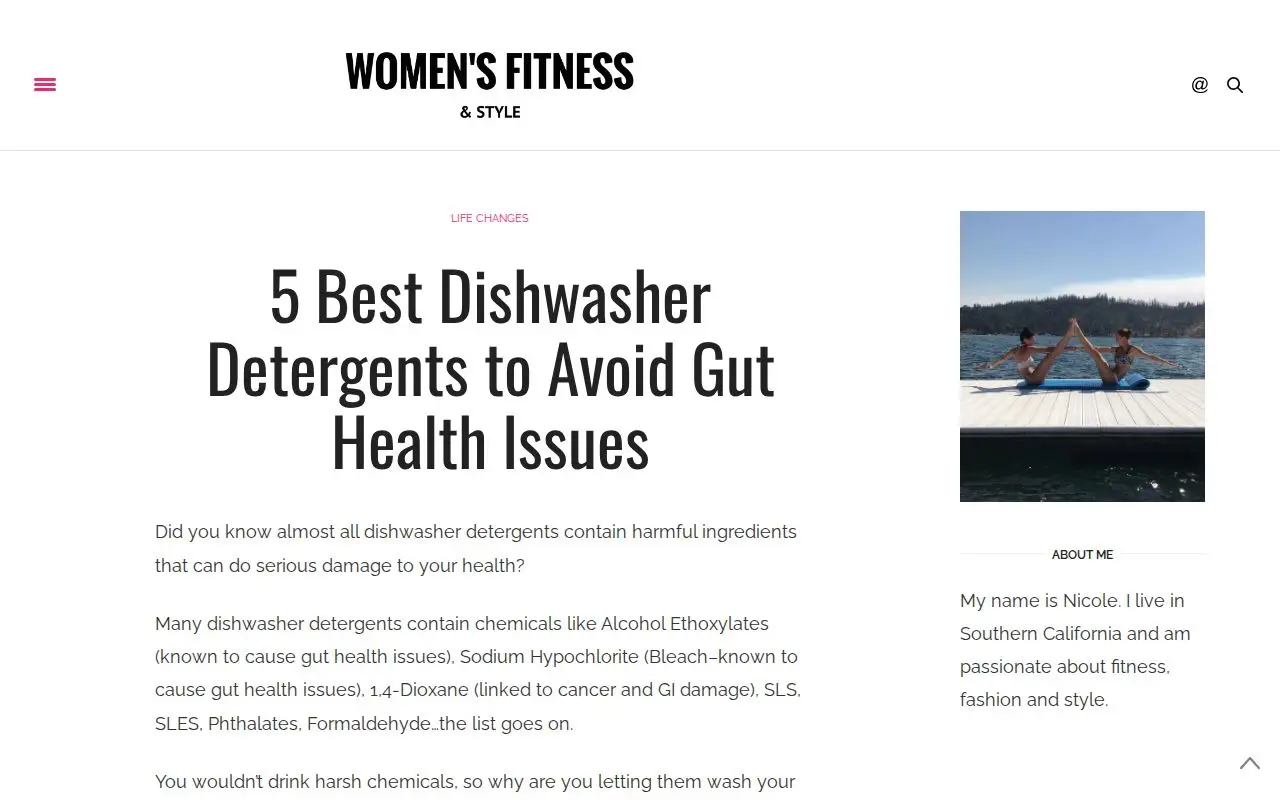Landing page screenshot for www.womensfitnessandstyle.com